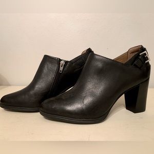 Clarks Artisan black heeled bootie